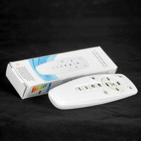 Светодиодная диммируемая люстра с пультом ДУ Lussole LSP-8464 