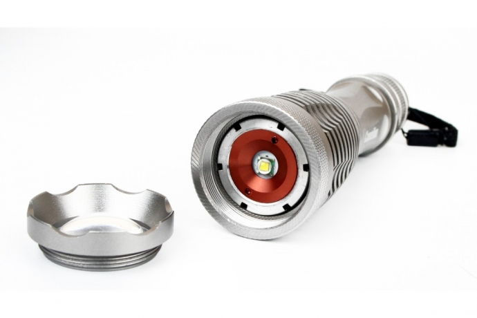 Нарушена упаковка!  <188983> Ручной светодиодный фонарь на батарейках. Дистанция освещения - 400м. 5 режимов работы. Camelion LED5137 (12974)