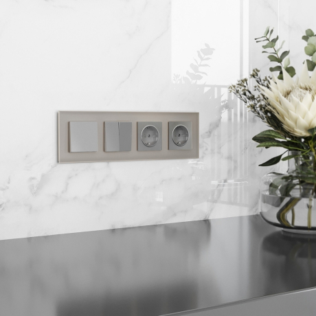 Рамка на 4 пост Senso (дымчатый, стекло soft-touch) W0043117 Werkel (a067418) 