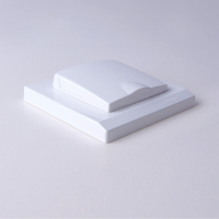 Розетка влагозащищенная с заземлением и со шторкой, без рамки с крышкой Werkel белые W1171201