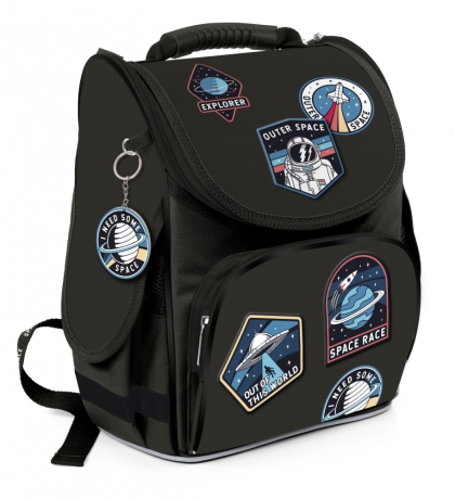 Нарушена упаковка!  <712387> Рюкзак Schoolformat BASIC ОТКРЫТЫЙ КОСМОС 13 л черн. 38х28х16 жестк. каркас 1 отд. молния держатель д/карточек, брелок, д/мальчиков РЮКЖК-ОК (247703)