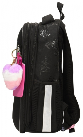 Нарушена упаковка!  <712395> Рюкзак Schoolformat ERGONOMIC LIGHT КОМИКС АНИМЕ 21 л черн. 38х29х19 жестк. каркас 2 отд. молния держатель для карточек брелок кармашки РЮКЖКМБ-КА (247696)