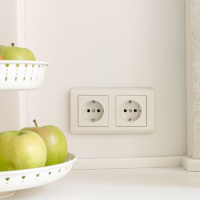 Розетка с заземлением и шторками (перламутровый рифленый) Werkel W1171113