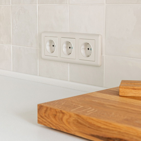 Розетка с заземлением (перламутровый рифленый) Werkel W1171013