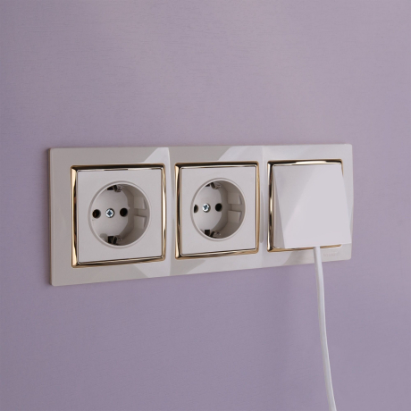 Розетка с заземлением, без рамки Werkel слоновая кость W1171003